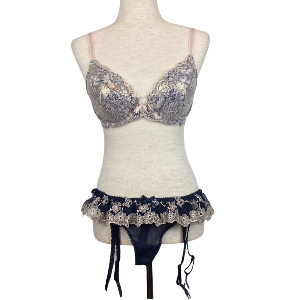 VICTORIA’S SECRET Dream Angels Bra/Garter 2-Pc Set